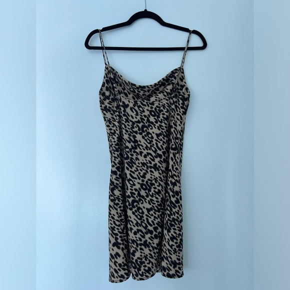 LIKE NEW CHEETAH SATIN COWL NECK - Picture 7 of 12